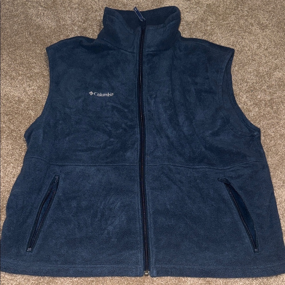 Columbia Deep Blue Fleece Vest - Mens XL. - B12